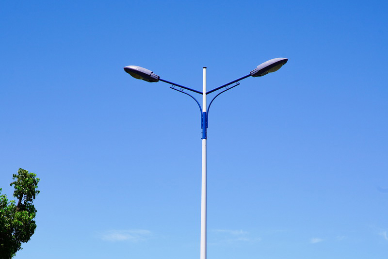 Lighting pole