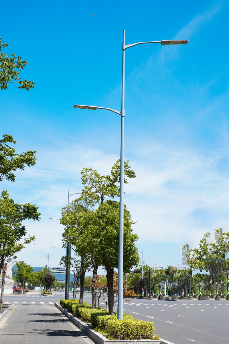 Lighting pole